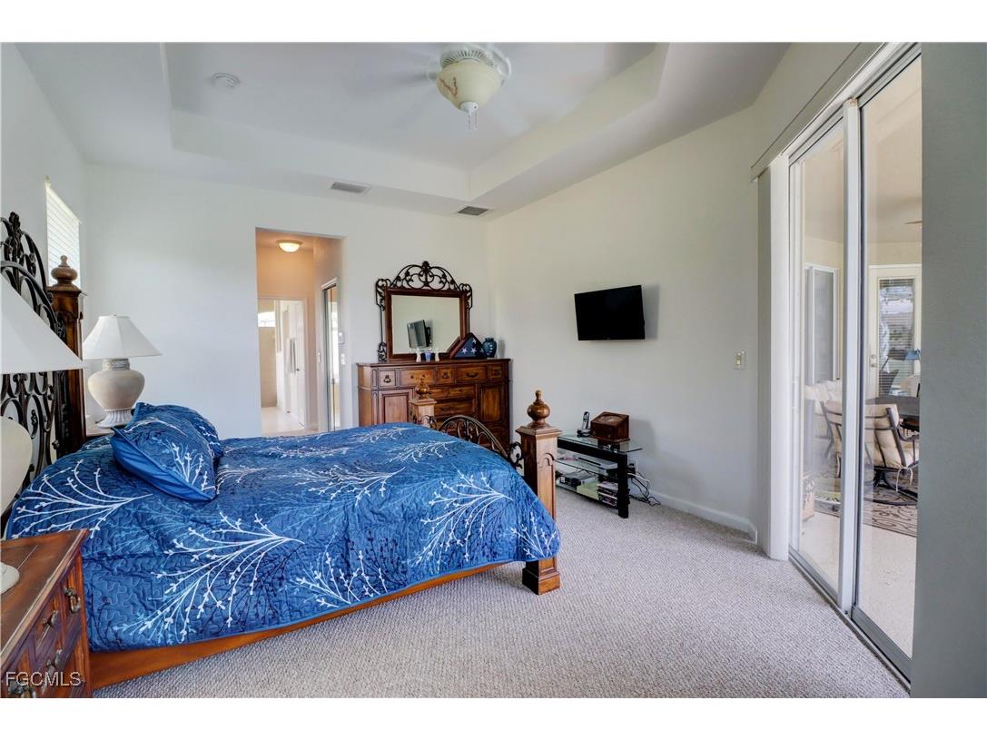 2216 SW 43rd Lane Cape Coral FL 33914 2025000639 image19