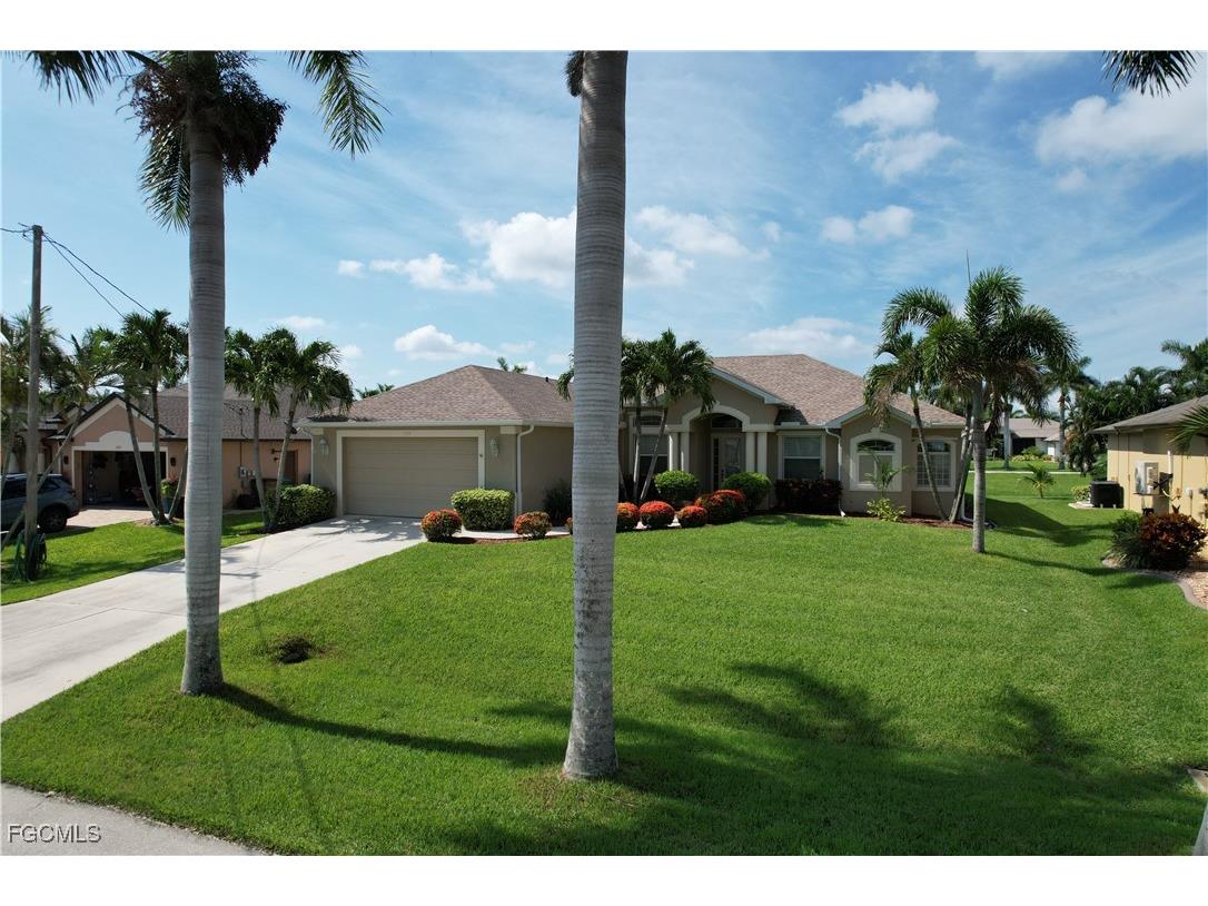2216 SW 43rd Lane Cape Coral FL 33914 2025000639 image3