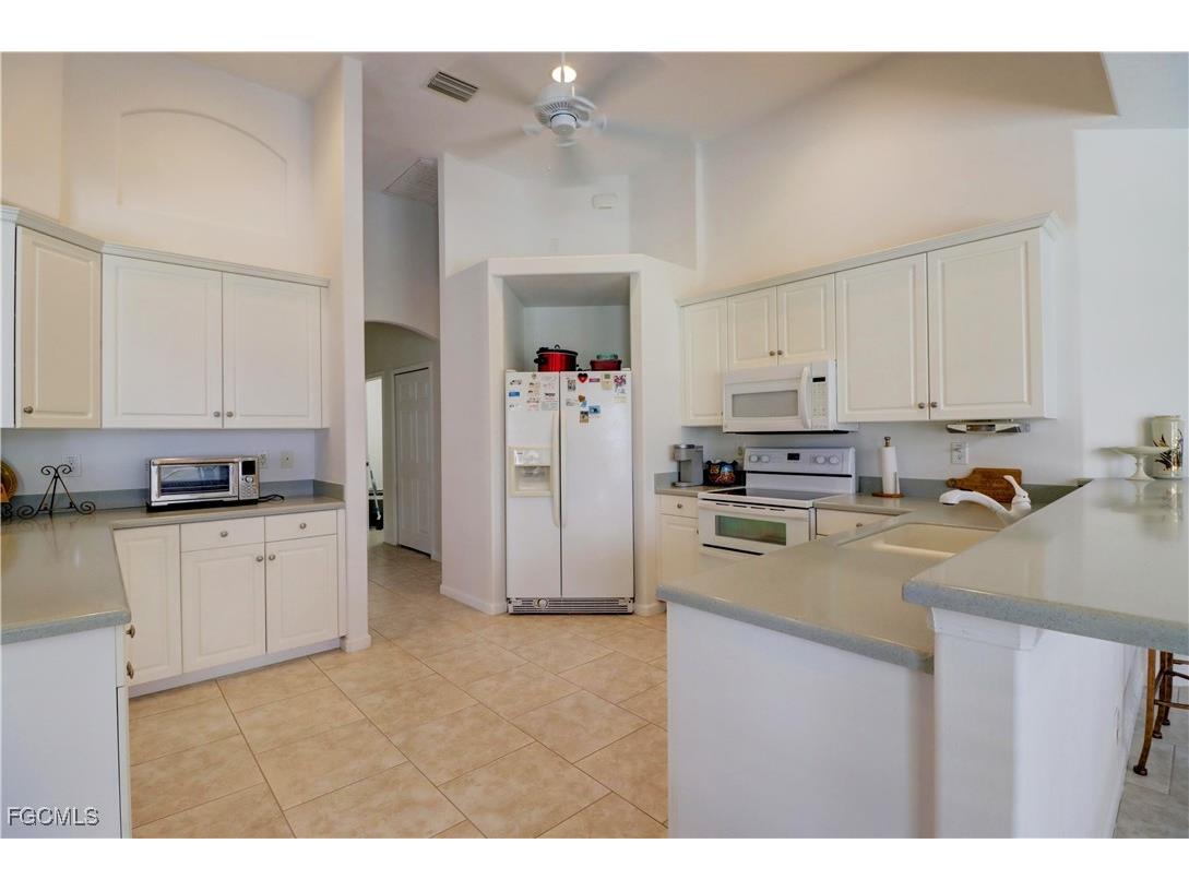 2216 SW 43rd Lane Cape Coral FL 33914 2025000639 image31