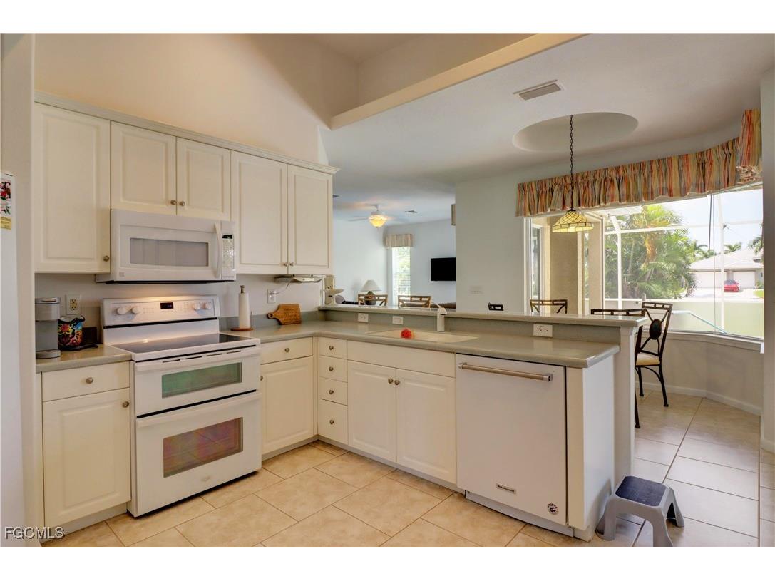 2216 SW 43rd Lane Cape Coral FL 33914 2025000639 image33