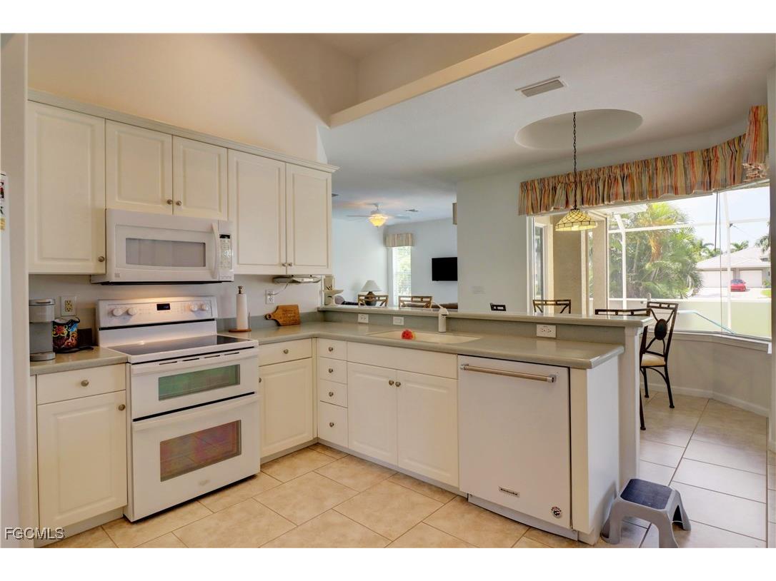 2216 SW 43rd Lane Cape Coral FL 33914 2025000639 image34