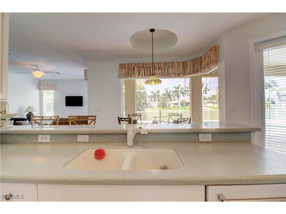 2216 SW 43rd Lane Cape Coral FL 33914 2025000639 image36