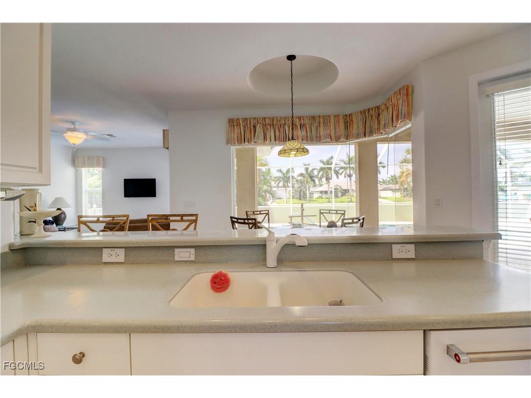 2216 SW 43rd Lane Cape Coral FL 33914 2025000639 image37