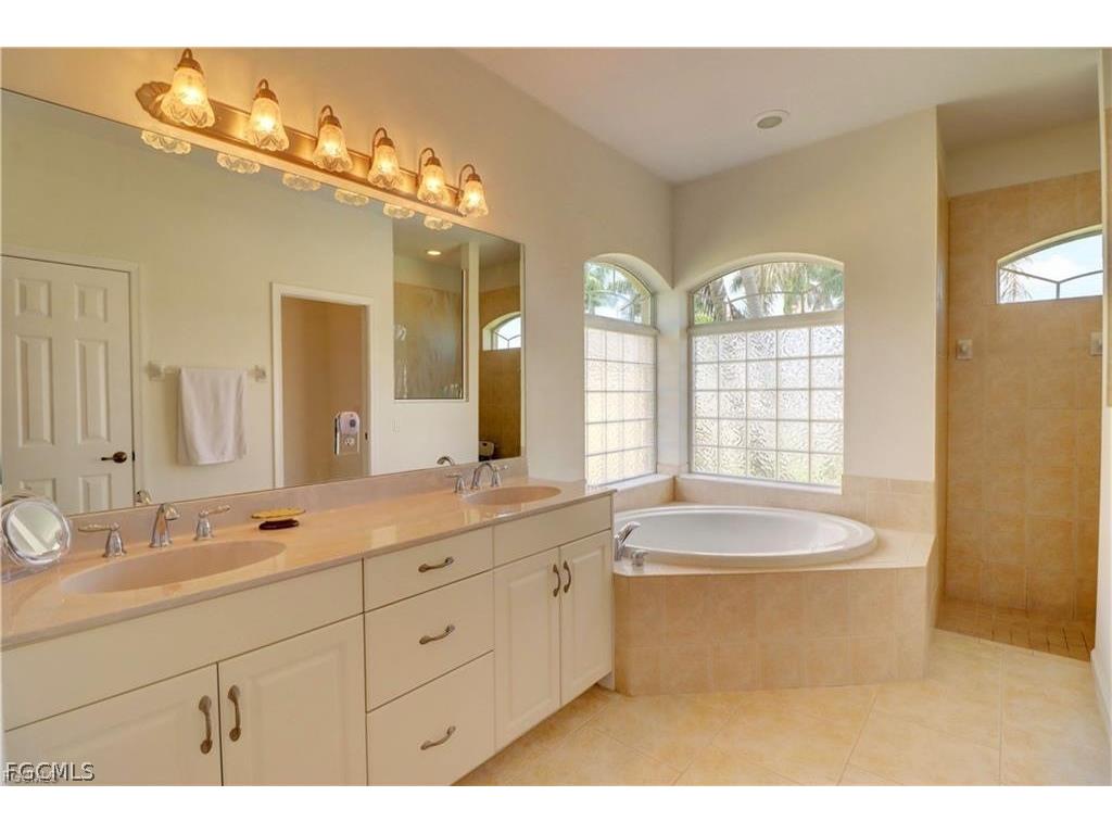 2216 SW 43rd Lane Cape Coral FL 33914 2026011027 image18