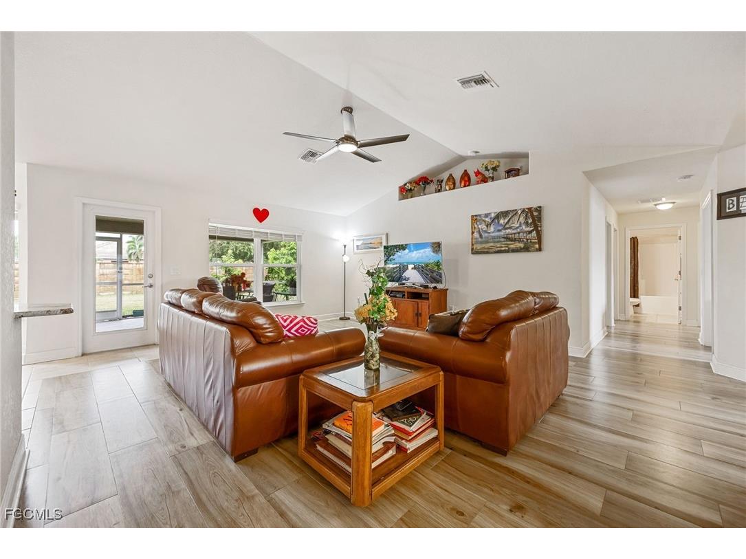 2216 SW 8th Court Cape Coral FL 33991 2025010917 image10