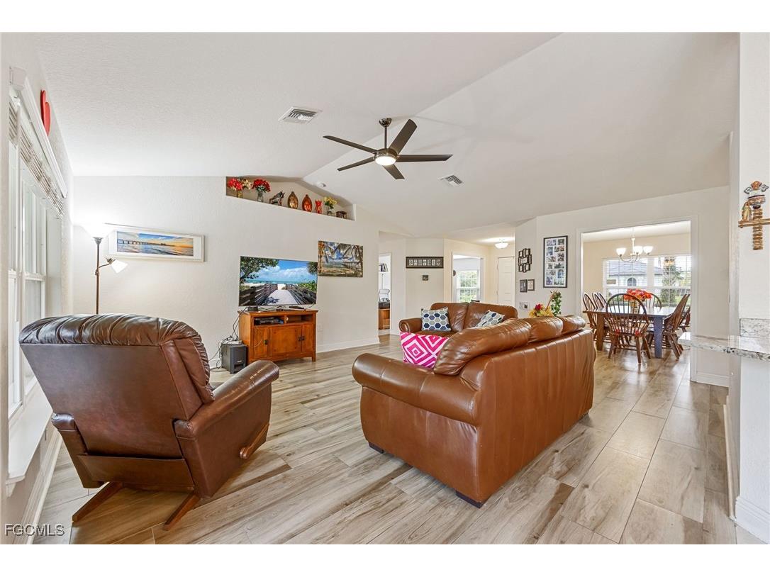 2216 SW 8th Court Cape Coral FL 33991 2025010917 image12