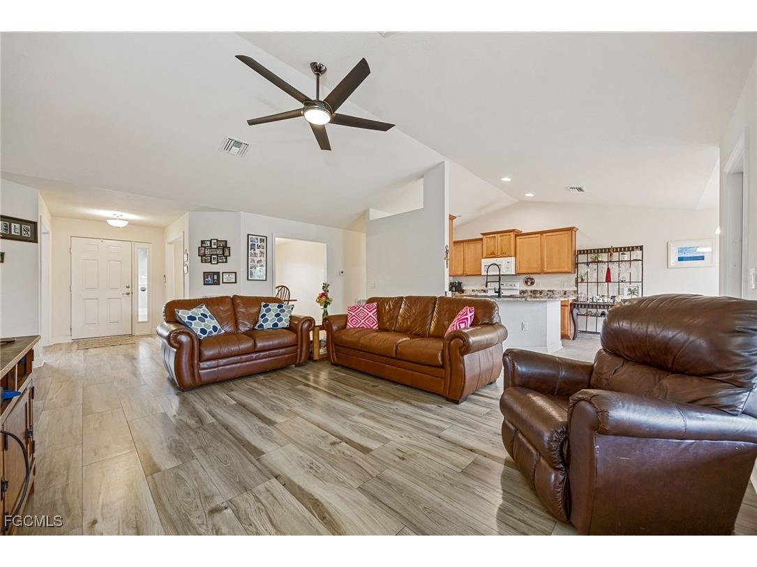 2216 SW 8th Court Cape Coral FL 33991 2025010917 image13