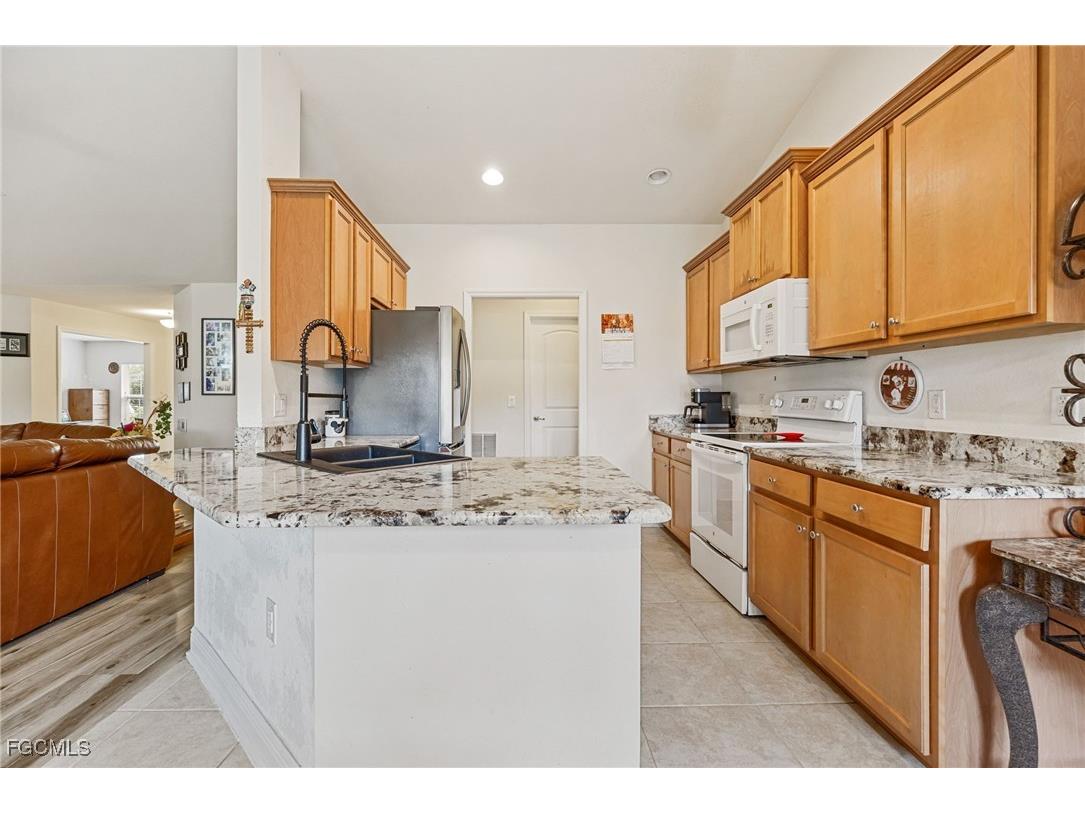 2216 SW 8th Court Cape Coral FL 33991 2025010917 image16