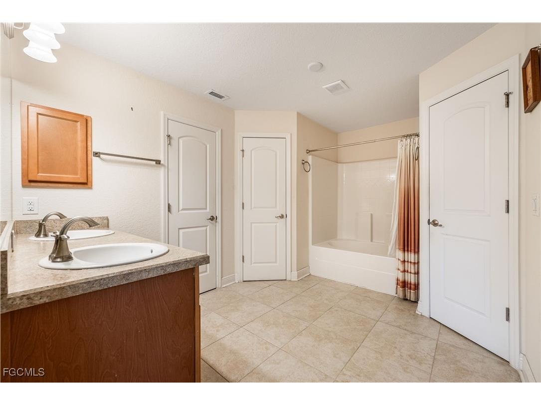 2216 SW 8th Court Cape Coral FL 33991 2025010917 image23