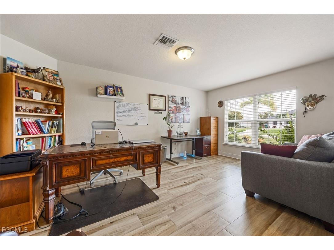 2216 SW 8th Court Cape Coral FL 33991 2025010917 image5