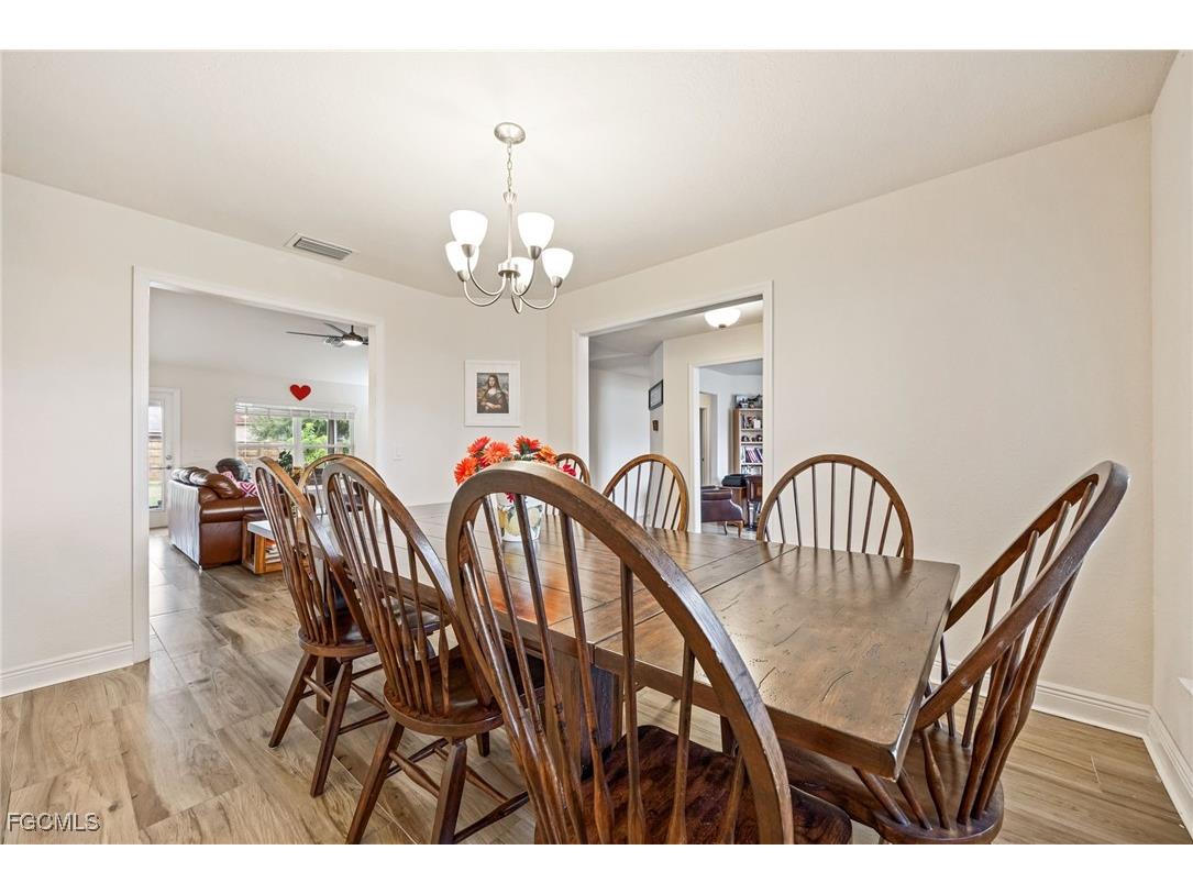 2216 SW 8th Court Cape Coral FL 33991 2025010917 image8