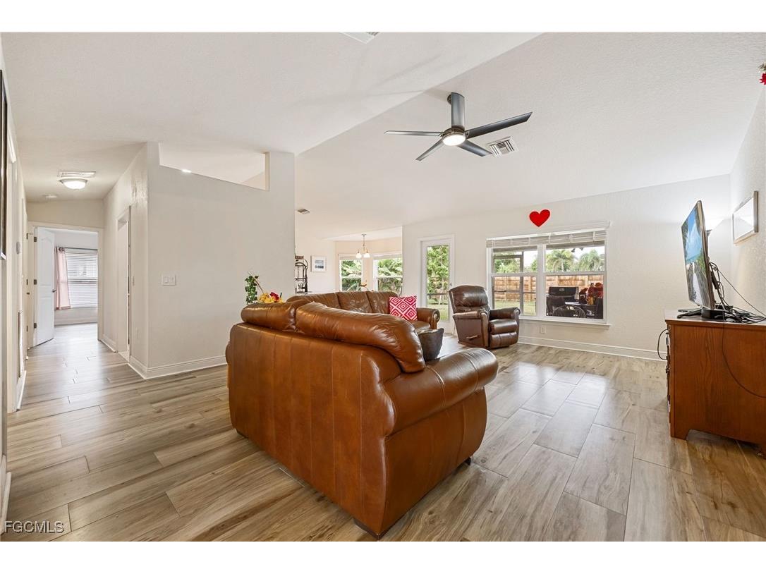 2216 SW 8th Court Cape Coral FL 33991 2025010917 image9