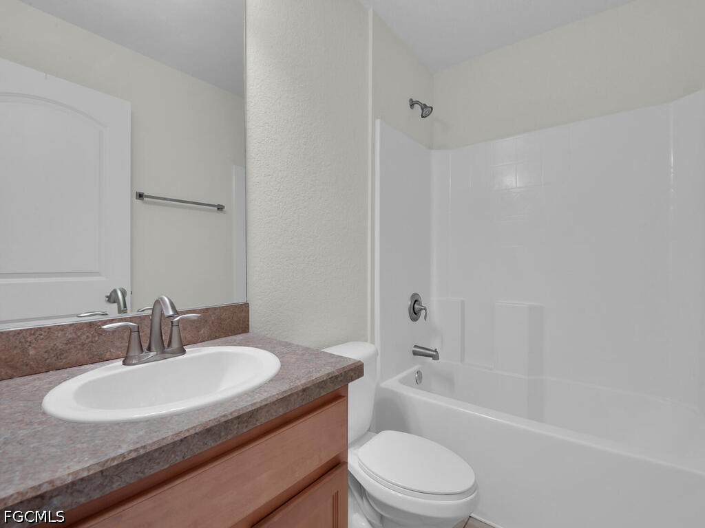 2216 SW 8th Court Cape Coral FL 33991 2026013417 image36