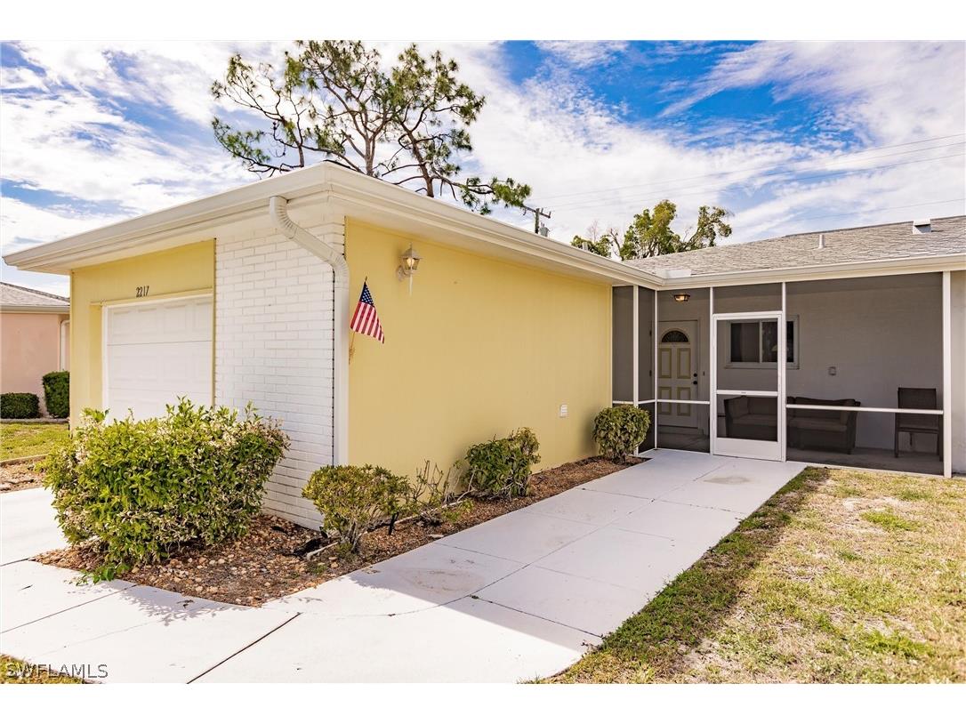 2217 Caracas Court Fort Myers FL 33907 224038475 image1