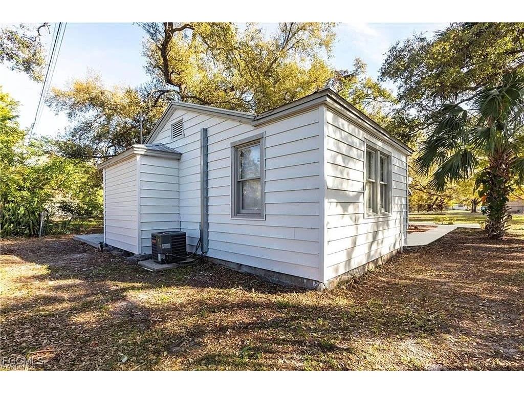 2217 Dora Street Fort Myers FL 33901 2025015746 image6
