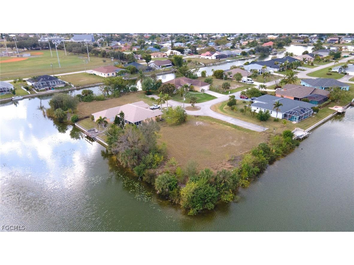 2217 NE 2nd Street Cape Coral FL 33909 2026008726 image4