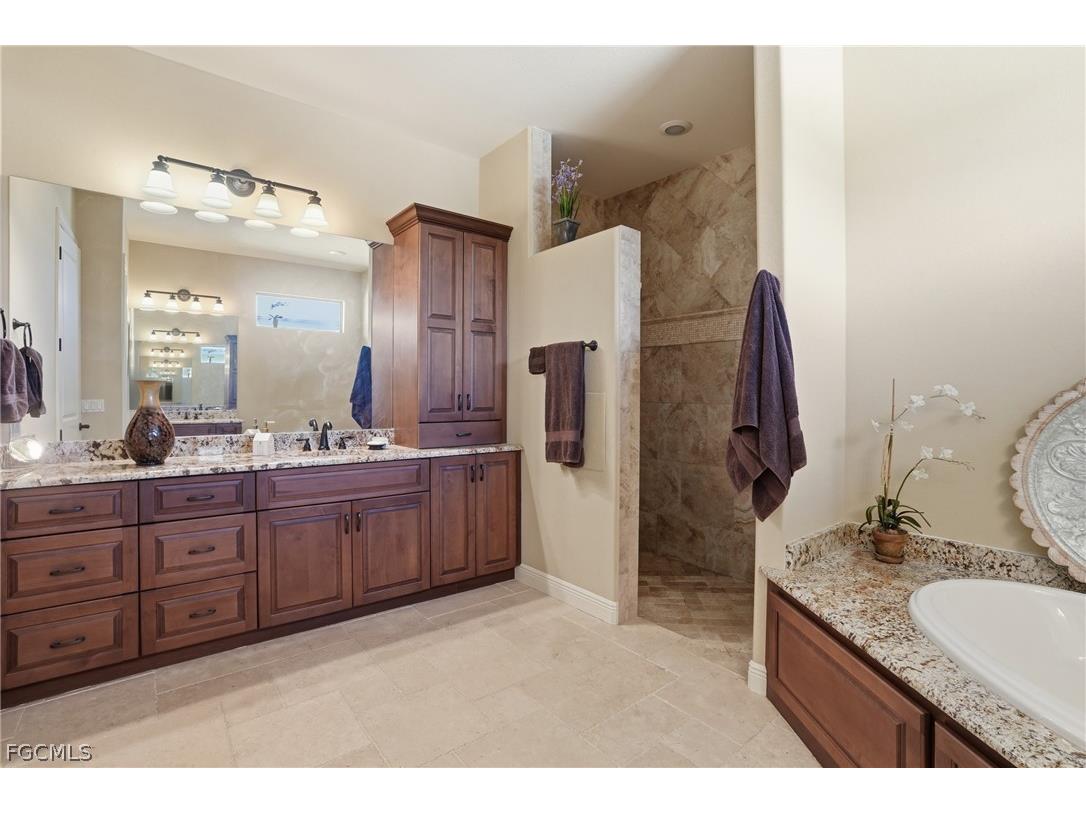 2217 SE 19th Avenue Cape Coral FL 33990 2026010019 image17