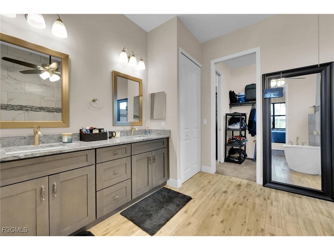 2218 NW 37th Place Cape Coral FL 33993 2025009960 image20