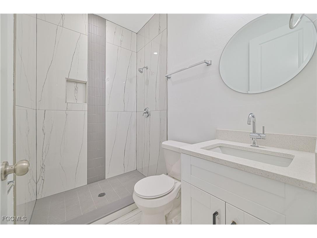 2219 Carver Avenue Fort Myers FL 33916 2025015487 image18