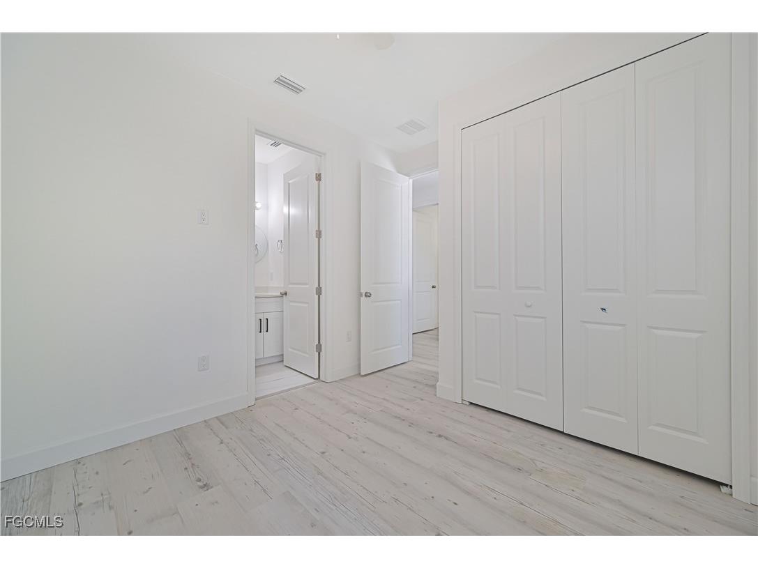 2219 Carver Avenue Fort Myers FL 33916 2025015487 image20