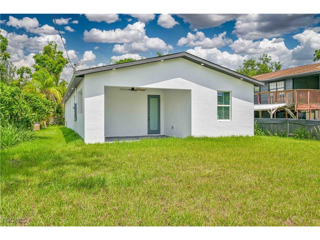 2219 Carver Avenue Fort Myers FL 33916 2025015487 image27