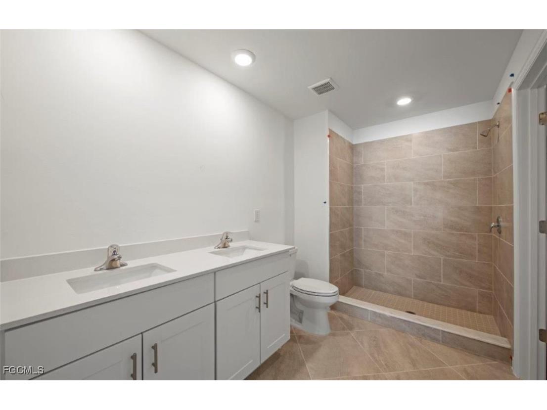 2219 NW 3rd Avenue Cape Coral FL 33993 2025017374 image17