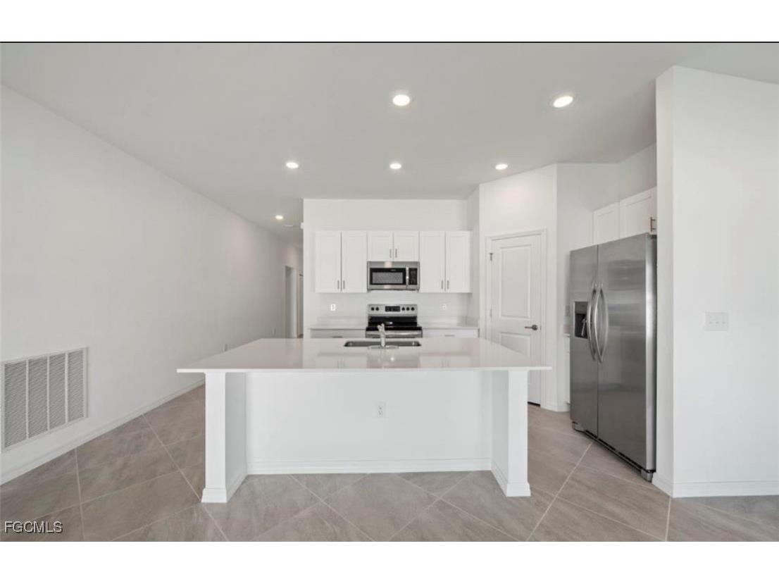 2219 NW 3rd Avenue Cape Coral FL 33993 2025017374 image8