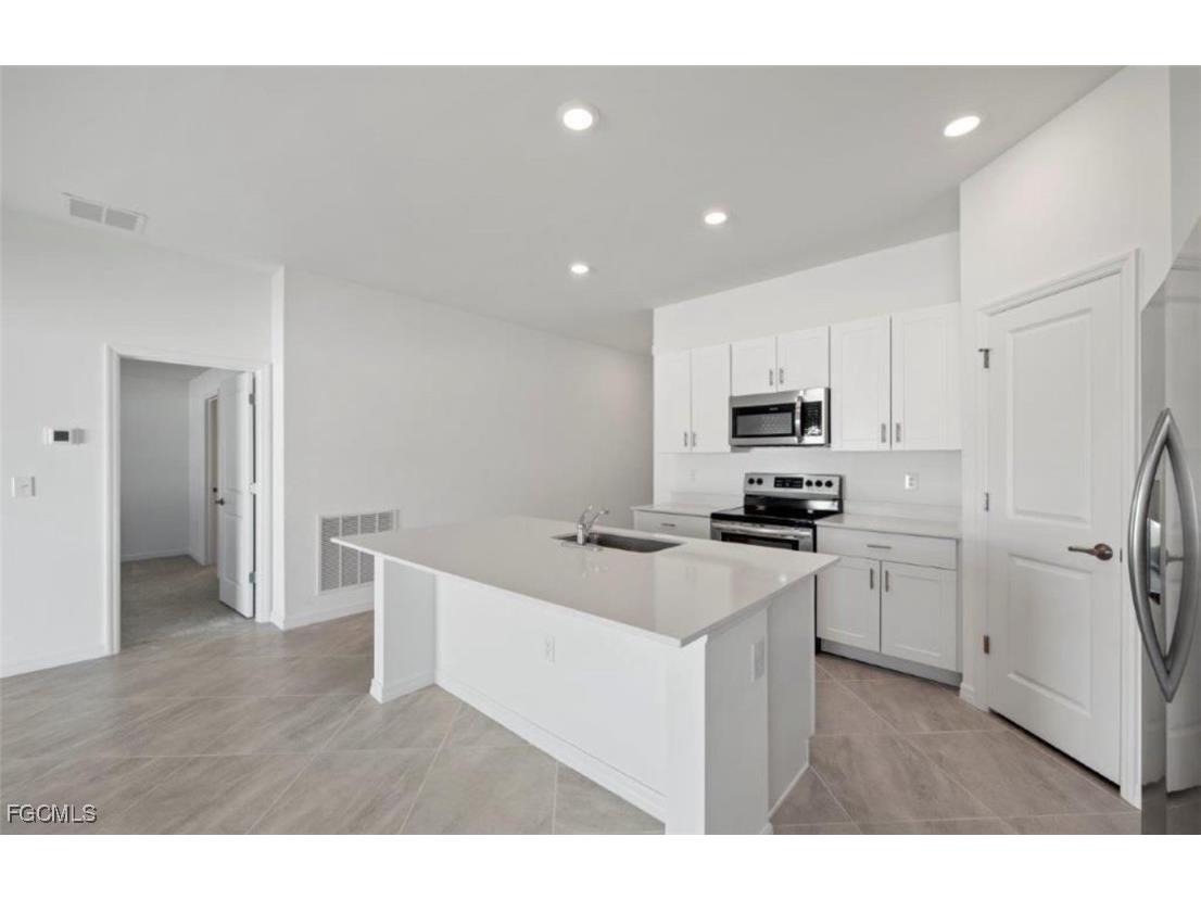 2219 NW 3rd Avenue Cape Coral FL 33993 2025017374 image9