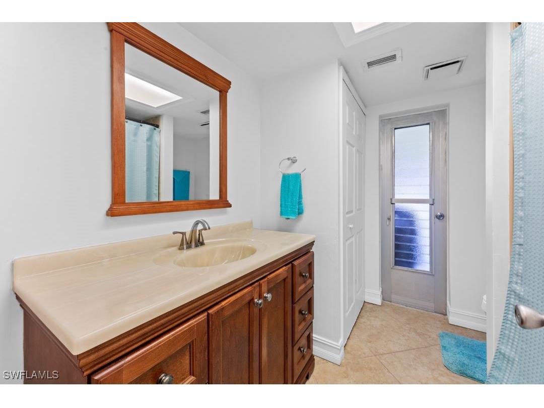 2219 SE 8th Street Cape Coral FL 33990 225076510 image28