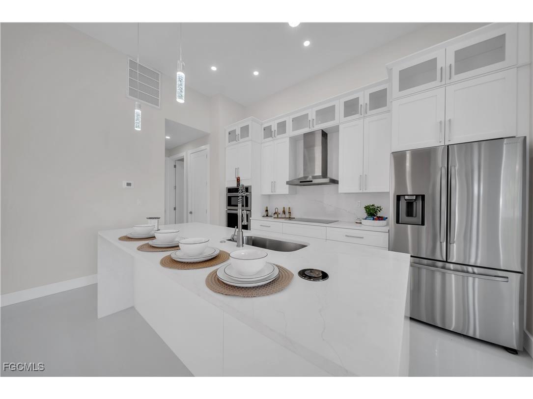 2219 Surfside Boulevard Cape Coral FL 33991 2026003623 image10