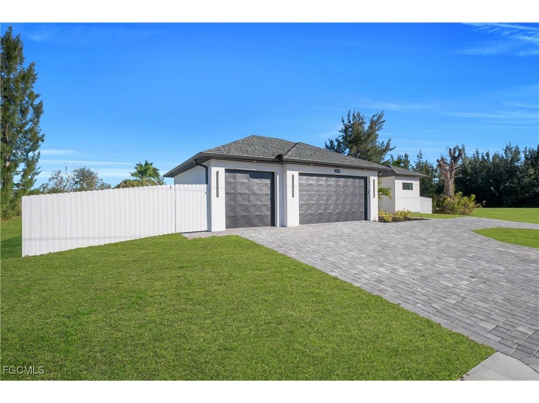 2219 Surfside Boulevard Cape Coral FL 33991 2026003623 image2