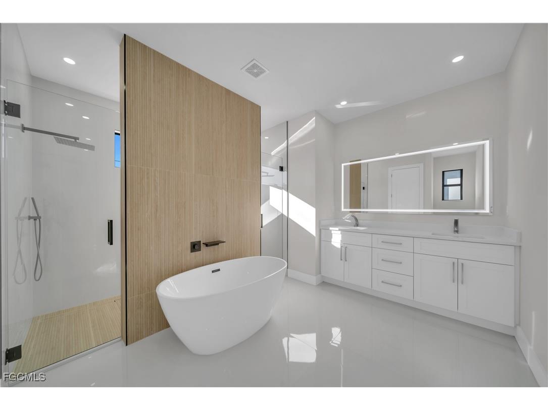 2219 Surfside Boulevard Cape Coral FL 33991 2026003623 image27