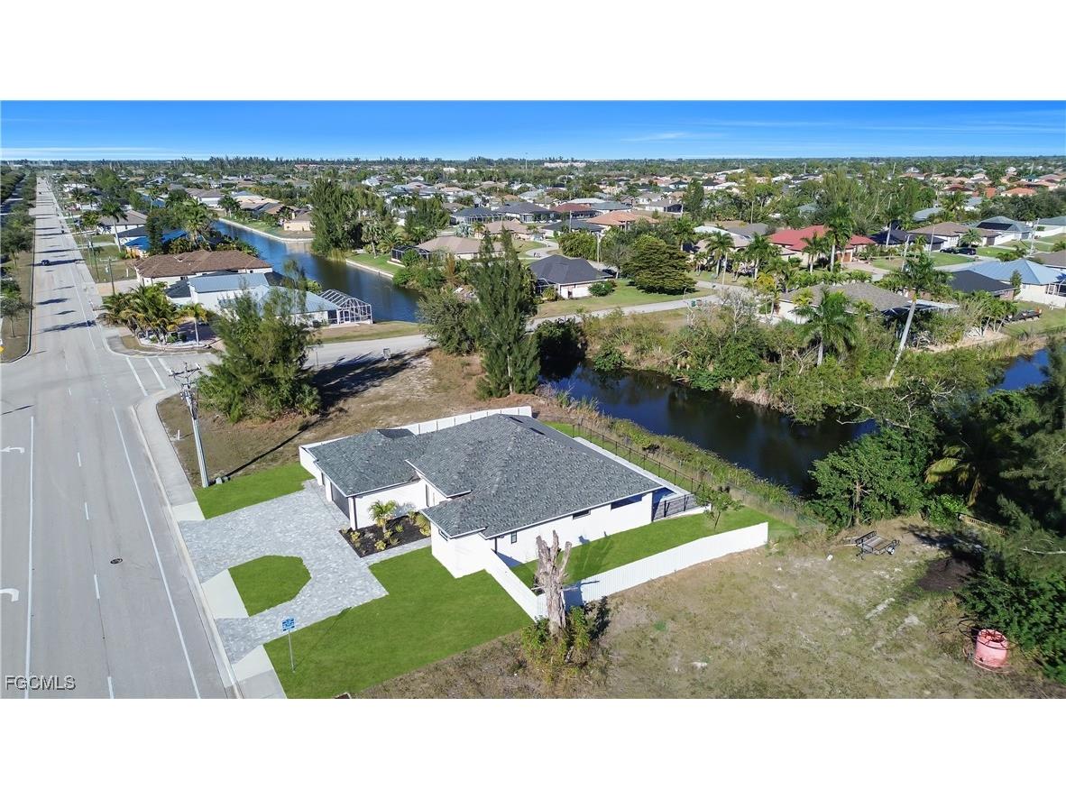 2219 Surfside Boulevard Cape Coral FL 33991 2026003623 image37
