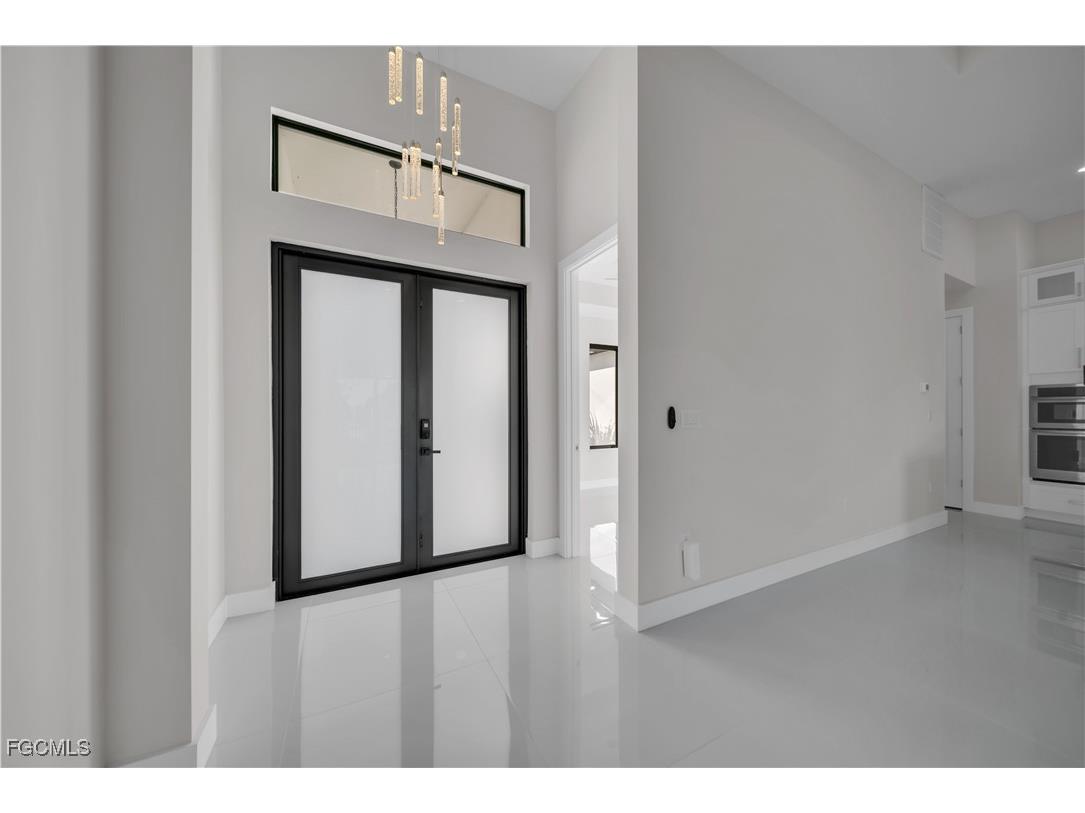 2219 Surfside Boulevard Cape Coral FL 33991 2026003623 image4