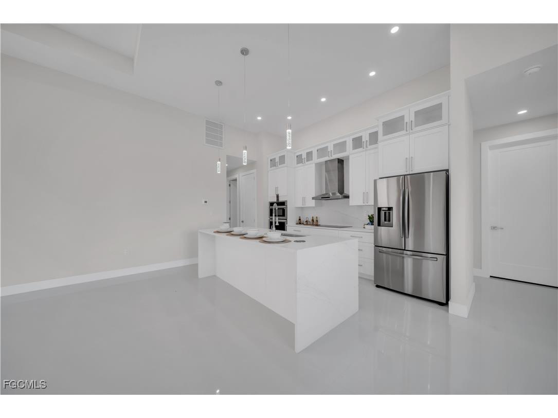 2219 Surfside Boulevard Cape Coral FL 33991 2026003623 image9