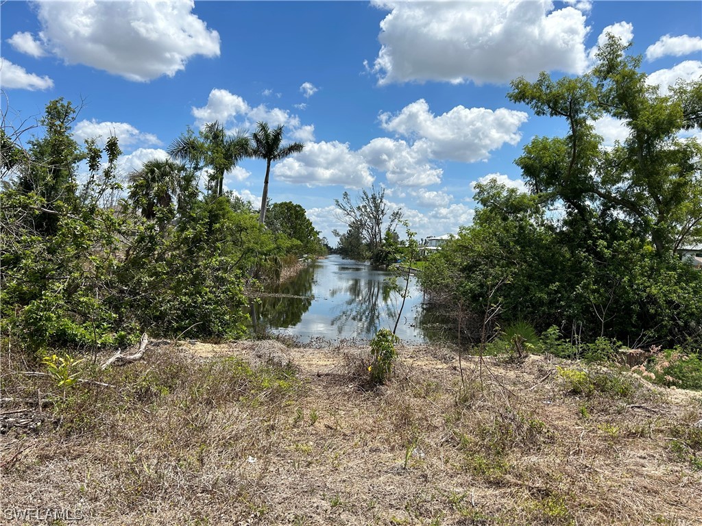 2219 Surfside Boulevard Cape Coral FL 33991 223026715 image1