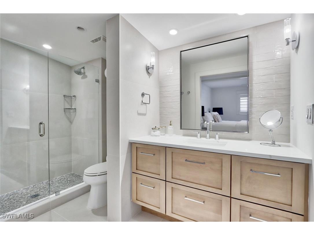 222 Harbour Drive #105 Naples FL 34103 225066451 image10