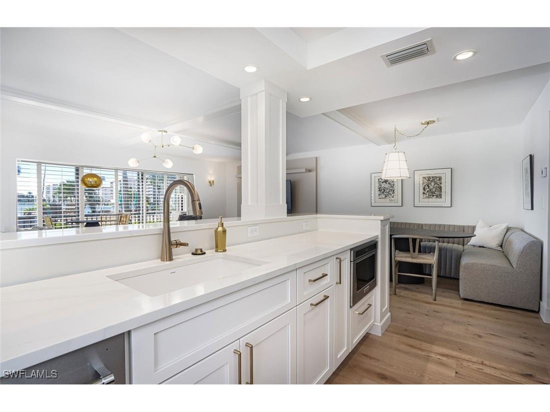 222 Harbour Drive #105 Naples FL 34103 225066451 image6