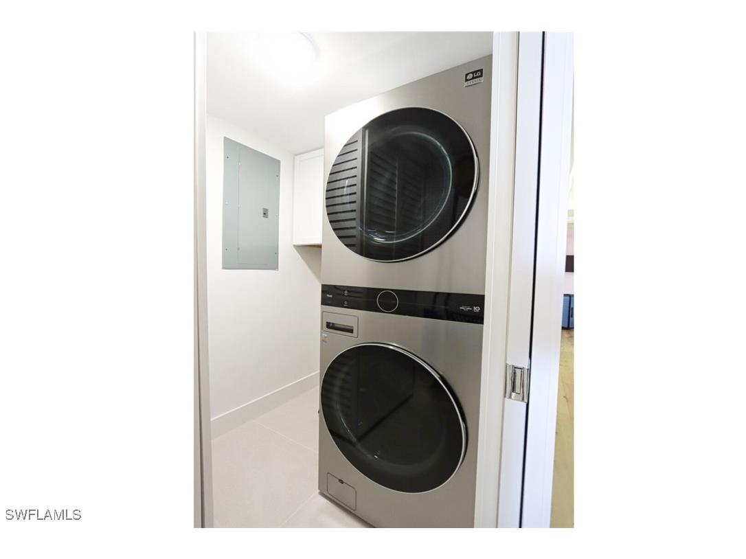 222 Harbour Drive #105 Naples FL 34103 225066451 image7