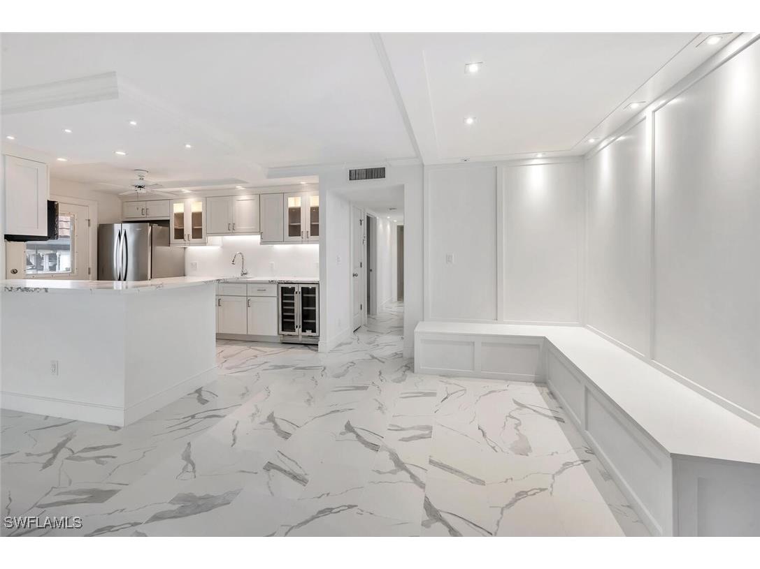 222 Harbour Drive #114 Naples FL 34103 225084681 image1