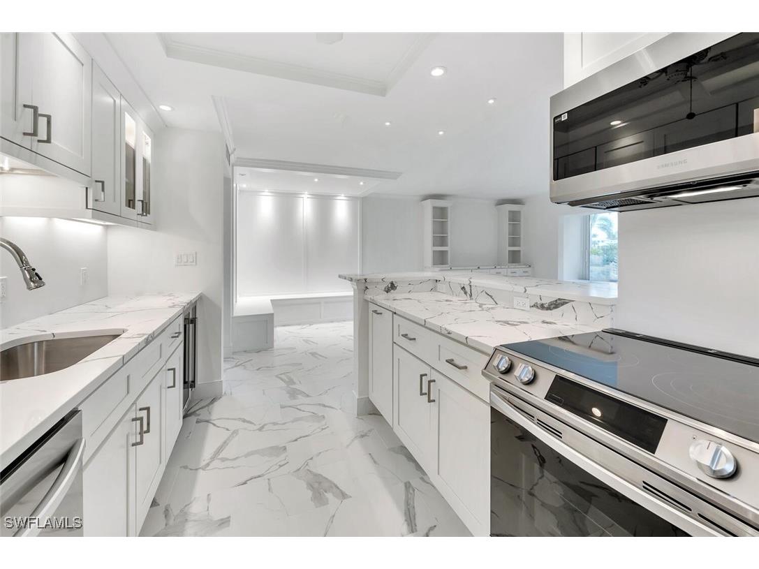 222 Harbour Drive #114 Naples FL 34103 225084681 image8