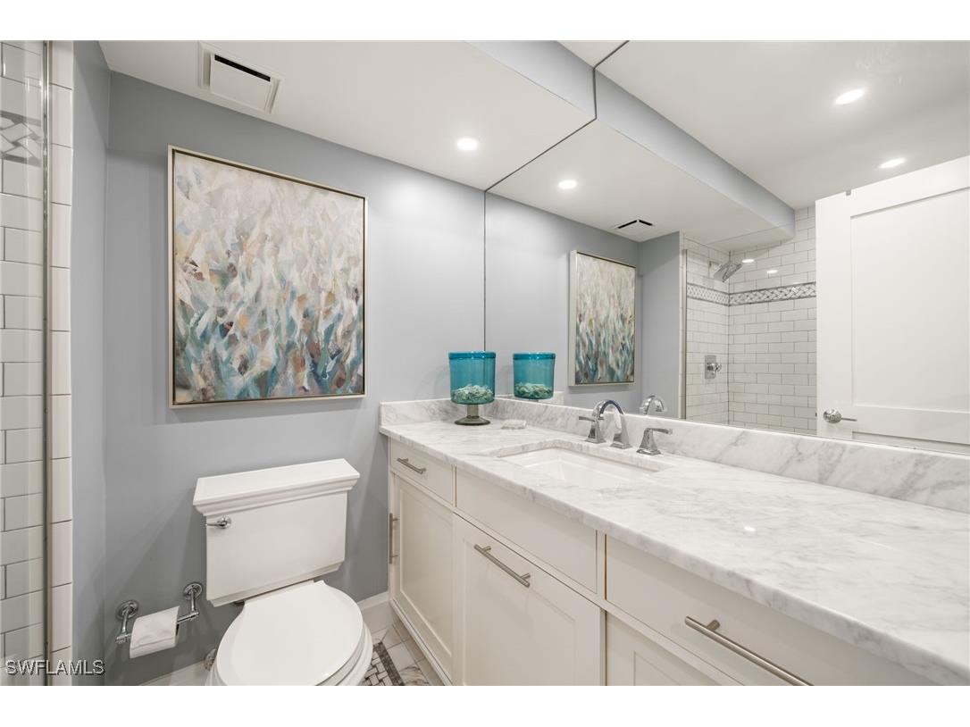 222 Harbour Drive #207 Naples FL 34103 225080786 image22