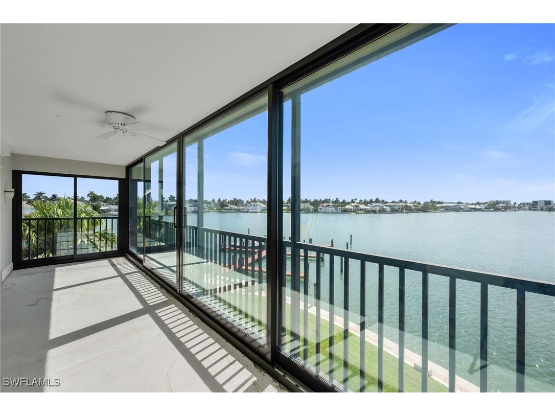 222 Harbour Drive #301 Naples FL 34103 225074924 image1