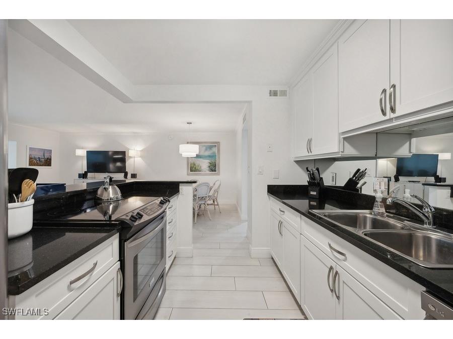 222 Harbour Drive #312 Naples FL 34103 225075428 image10
