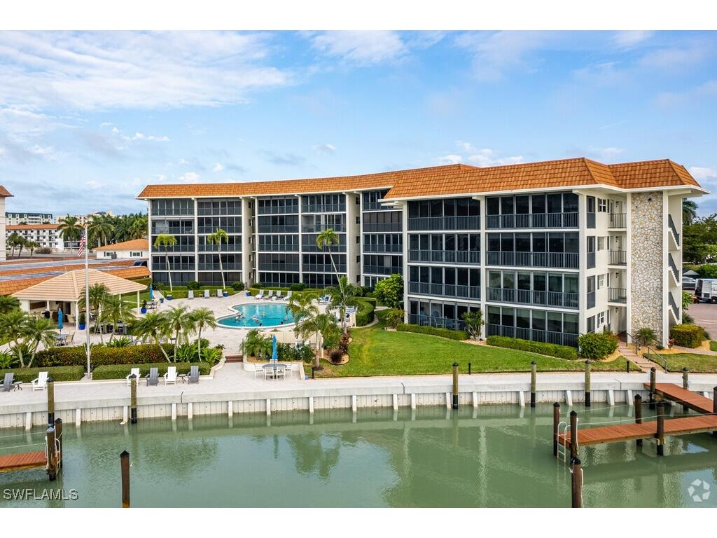222 Harbour Drive #312 Naples FL 34103 225075428 image18