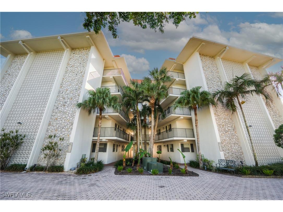 222 Harbour Drive #312 Naples FL 34103 225075428 image23