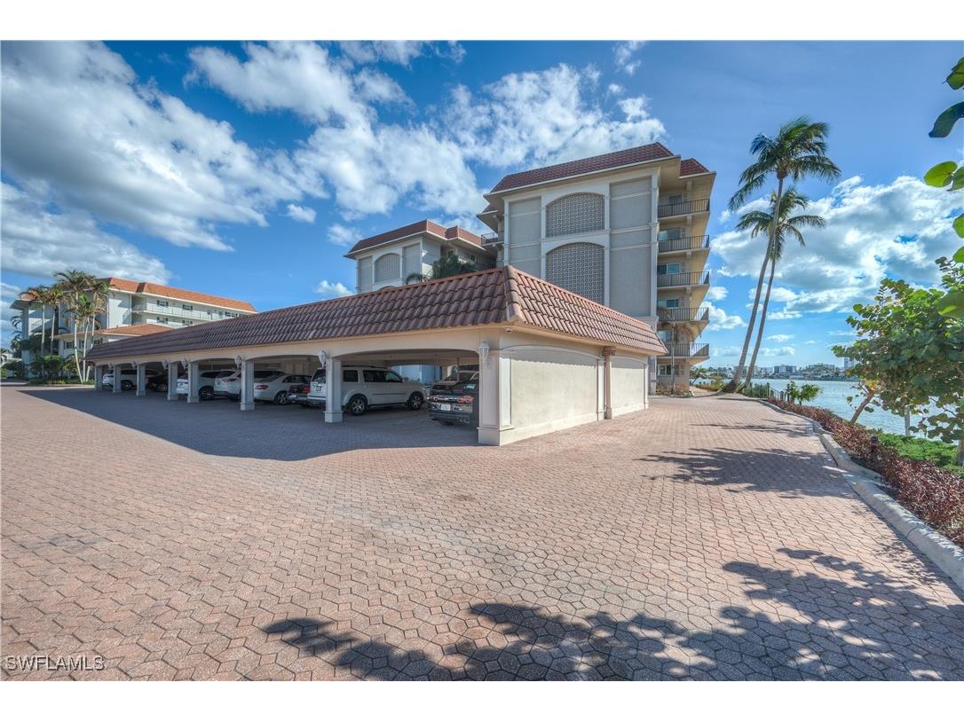 222 Harbour Drive #312 Naples FL 34103 225075428 image24