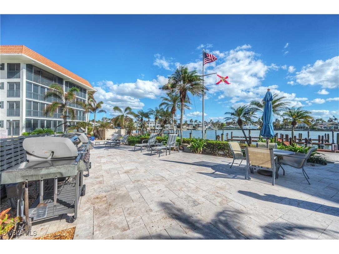 222 Harbour Drive #312 Naples FL 34103 225075428 image25