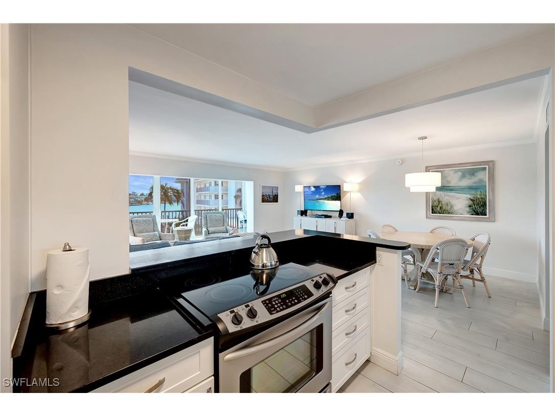 222 Harbour Drive #312 Naples FL 34103 225075428 image9