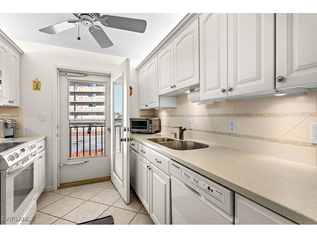 222 Harbour Drive #314 Naples FL 34103 224084678 image11